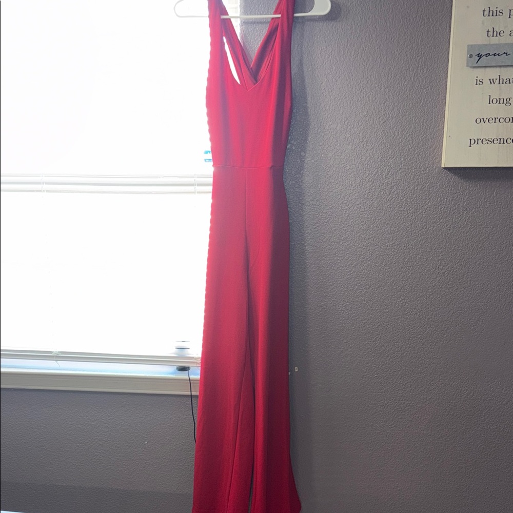Sleeveless Red V-Neck Maxi Dress with Flowing Skirt